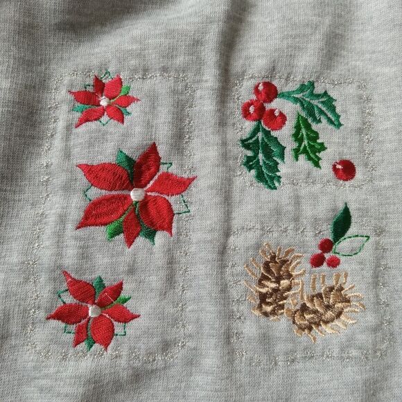 Basic Editions Vintage Sport Gray Holiday Crew Neck Sweater Women's Size Small - Picture 8 of 12